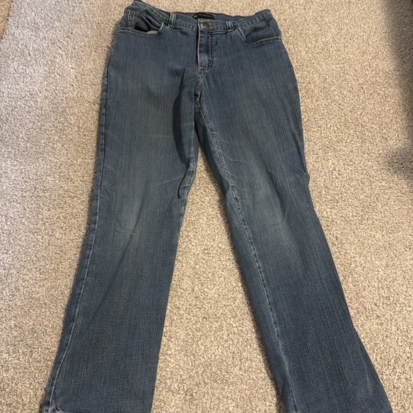 Women’s Lee relaxed fit jeans - Picture 7 of 8